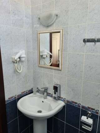 Гостиница Константинополь Витязево Семейный люкс с балконом-5