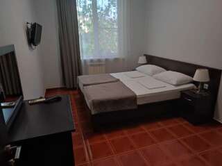 Гостиница Константинополь Витязево Семейный люкс с балконом-2