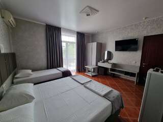 Гостиница Константинополь Витязево Семейный люкс с балконом-3