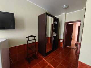 Гостиница Константинополь Витязево Семейный люкс с балконом-3