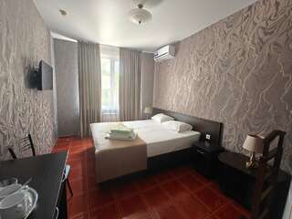 Гостиница Константинополь Витязево Семейный люкс с балконом-2